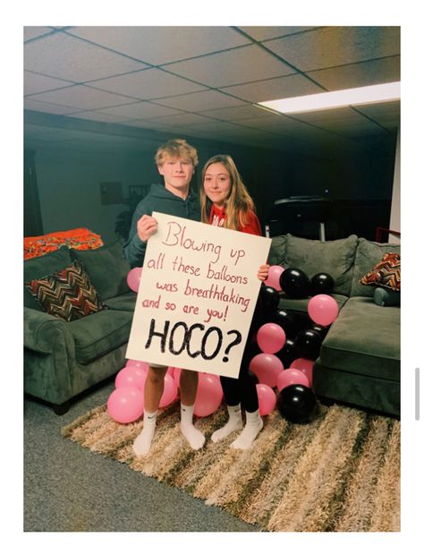 Cute Hoco Proposals, Homecoming Poster Ideas, Cute Promposals, Country Prom, Funny Prom, Cute Homecoming Proposals, Proposal Candles, Cute Prom Proposals, Asking To Prom