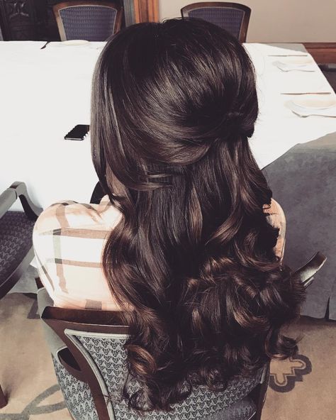 BOTIAS on Instagram: “KULLI// half up half down was the chosen hair style for my bride Kulli and twin sister. Soft pretty and natural. #halfuphalfdown…” Wedding Hairstyles For Women, Hairstyles Theme, Half Up Wedding Hair, Wedding Hair Half, Bridesmaid Hair Makeup, Quince Hairstyles, Half Up Half Down Hairstyles, Wedding Hair Inspiration, Half Up Half Down Hair