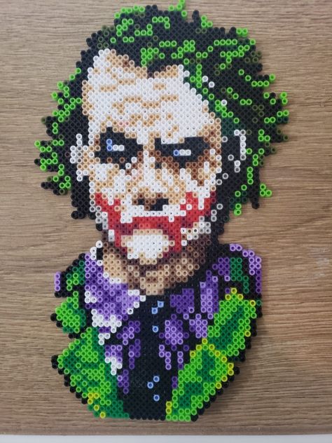 Joker Perler Beads Pattern, Zombie Perler Beads, Cool Perler Beads, Joker Perler Beads, Fuse Beads Patterns Templates, Big Perler Bead Patterns, Nerdy Perler Beads, Hamma Beads Ideas, Pearl Beads Pattern