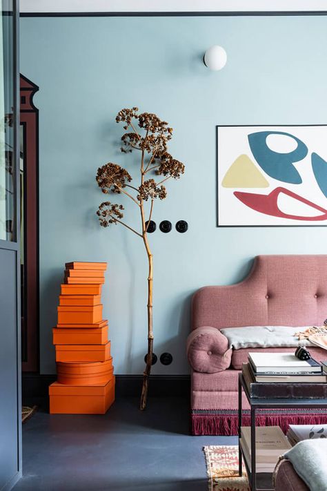 Pink Loveseat, Apartment In Paris, Glass Roof, Tiny Apartment, False Ceiling, Book Shelf, Blue Walls, The Room, Sofa Design