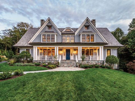 Modern Cottage Style, Porch House, Dream Backyard Pool, New England Home, Farmhouse Architecture, Shingle Style Homes, New England Homes, Cottage Plan, Hamptons House