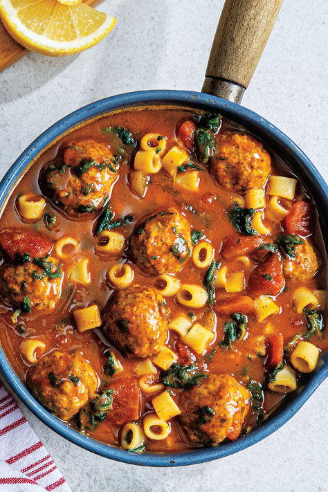 This comforting Slow Cooker Italian Meatball Soup combines flavorful meatballs with a rich tomato broth, tender pasta, and vibrant spinach for a hearty, satisfying meal. Flavorful Meatballs, Slow Cooker Meatballs Italian, Italian Meatball Soup, Slow Cooker Italian, Meatball Soup Recipes, Italian Meatball, Fresh Dishes, Tomato Broth, Meatball Soup