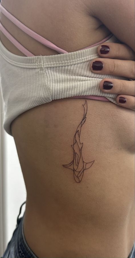 shark fine line tattoo Hai Tattoo, Beachy Tattoos, Shark Tattoo, Petite Tattoos, Shark Tattoos, Cute Tattoos For Women, Discreet Tattoos, Dainty Tattoos, Subtle Tattoos