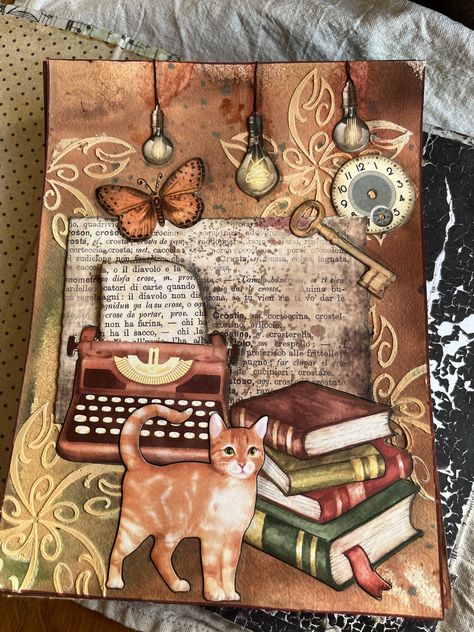 Handmade Journals Diy, Scrapbook Cover, Cat Book, Round Robin, Art Journal Cover, Collage Art Projects, Diy Journal Books, Scrapbook Art, Art Journal Therapy