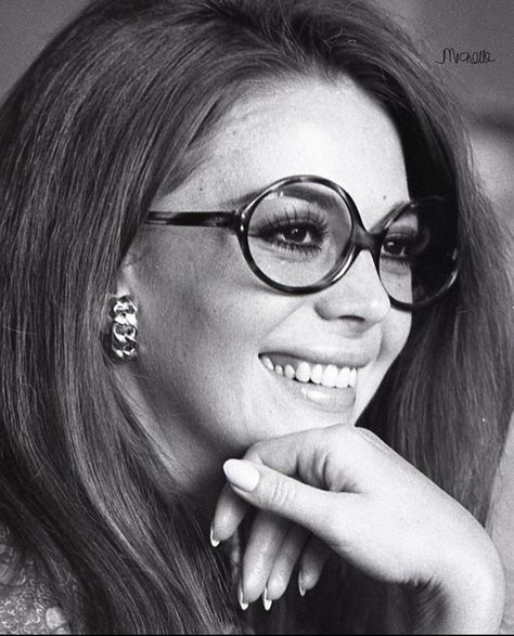 Natalie wearing some super 70s #sunglasses #blackandwhite #headshot 70s Sunglasses, Big Glasses, Funky Glasses, Splendour In The Grass, Wood Clothes, My Honey, Natalie Wood, Brown Eyed Girls, Robert Redford