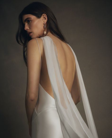 Known for her modern gowns with classic undertones, @katherinetash's new bridal collection "Paradise 2025" balances trend-conscious details with timeless sophistication, perfect for brides seeking clean lines and restrained details. Check out the gowns via the article link on our bio! Katherine Tash, Modern Gowns, Mini Gown, Modern Gown, Veil Accessories, Silk Neck Scarf, Bias Cut Dress, Scarf Dress, Chiffon Scarf