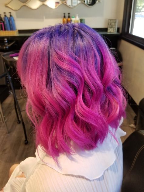 Pink And Purple Color Melt Hair, Bright Hair Colour Ideas For Short Hair, Purple Pink Short Hair, Hot Pink Hair Ombre, Pink And Purple Split Dye Short Hair, Pink Purple Ombre Hair, Pink And Purple Short Hair, Purple Color Melt Hair, Purple Shadow Root