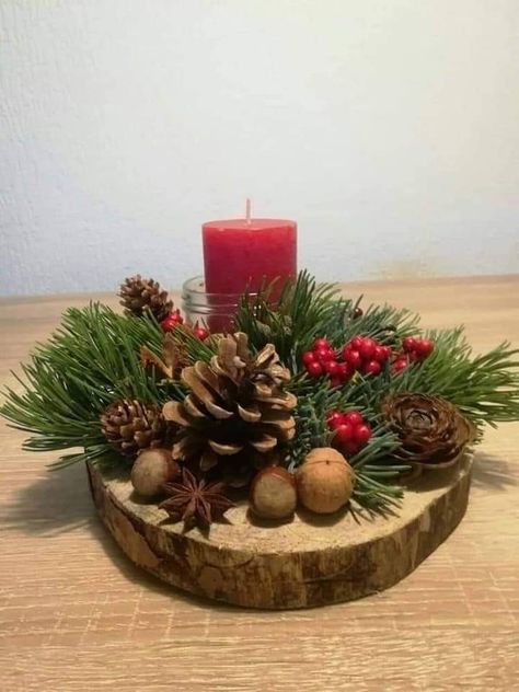 Christmas Center Table Decor, Candle Stand Decor Ideas, Christmas Centers, Diy Christmas Garland, Christmas Candle Decorations, Christmas Flower Arrangements, Country Christmas Decorations, Christmas Centerpieces Diy, Diy Christmas Decorations Easy