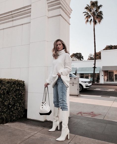 White Boots Outfit, Outfit Botas, Autumn Sweater, Outfit Jeans, Looks Black, Sweater White, White Boots, Mode Inspo, White Sweater