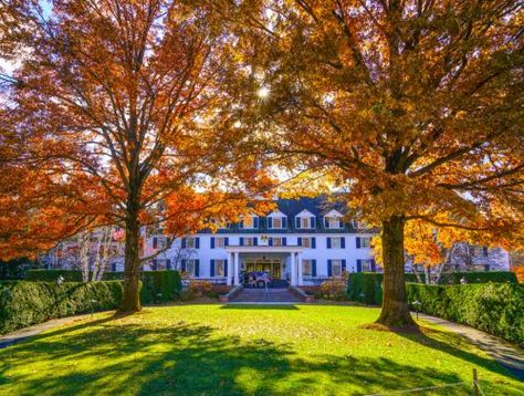 Where To Stay In Vermont In The Fall, Woodstock Vermont Itinerary, Grafton Inn Vermont, The Inn At Erlowest Wedding, Woodstock Inn Vermont, Vermont Trip, Witch Season, Sisters Trip, Woodstock Vermont