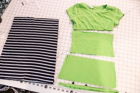 10 minute T-Shirt Skirt - Sugar Bee Crafts Diy Skirt Tutorial, Jersey Dress Pattern, Reuse Clothes, Diy Cut Shirts, T Shirt Skirt, Upcycle Tshirt, Skirt Tutorial, Diy Skirt, Jersey Skirt