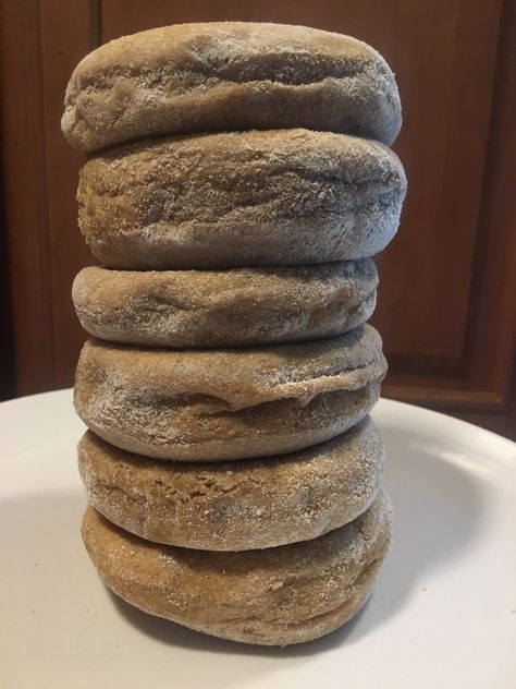 English Muffins - Whole Wheat and Organic! Whole Wheat English Muffins, Whole Wheat Muffins, English Muffin Bread, English Muffin Recipes, Homemade English Muffins, Wheat Recipes, Whole Grain Flour, Organic Home, Muffin Bread