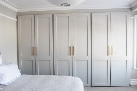 Bedroom Closet Doors, Bedroom Built In Wardrobe, Wardrobe Design Bedroom, Bedroom Wardrobe, Tiny Bedroom, Spare Bedroom, Wardrobe Doors, Closet Designs, Master Bedrooms Decor