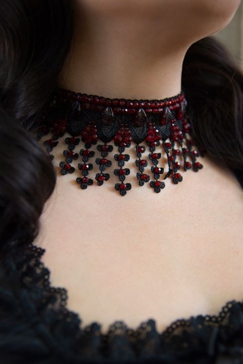 Gothic Wedding Jewelry, Jóias Body Chains, Black Jewelry Necklace, Victorian Gothic Jewelry, Red Crystal Necklace, Red Choker, Red Gothic, Gothic Choker, Black Lace Choker