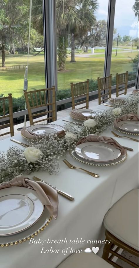 Table Organization Wedding, Champagne Reception Decor, Bride And Groom Wedding Table Ideas, Rectangle Wedding Centerpieces, Elegant Simple Wedding Centerpieces, White Table Cloth Decor, Diy Wedding Centerpieces Round Tables, U Shape Table Set Up Party, Classy Small Wedding