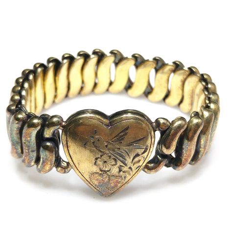 Sweetheart Bracelet, Thrift Manifestation, Sweetheart Jewelry, Heart Aesthetic, Bracelets Vintage, Jewelry Lockets, Antique Shop, Jewellery Storage, Shopping Lists