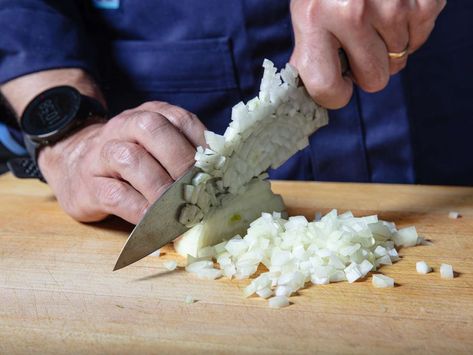 Slicing and dicing onions are essential knife skills all home cooks should learn. Here, we've even included a safer way to dice for accident-prone or less experienced cooks. Dice An Onion, Dice Onion, Lattice Pie Crust, Basic Knife, Knife Skills, Hanger Steak, Best Kitchen Knives, Meat Steak, Knife Skill