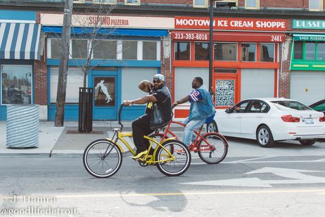 Sharing a few photos of Detroit bike life with Soul Roll Detroit, a popular bicycle group in Detroit, Michigan. #Detroit #Michigan Detroit City Skyline, Detroit City, Best Bike, Bike Route, Bike Lane, Island Park, River Walk, Detroit Michigan, Bike Trails