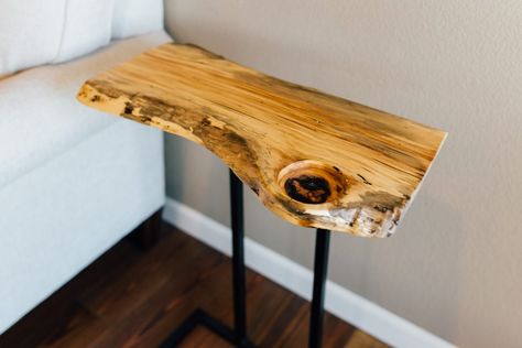 Live Edge End Table Diy, Live Edge Side Table Diy, Live Edge Side Table, Live Edge End Table, Bedside Table Live Edge, Finish Live Edge Wood Diy, Live Edge Ottoman Tray, Raw Edge Small Table, Raw Wood Side Table