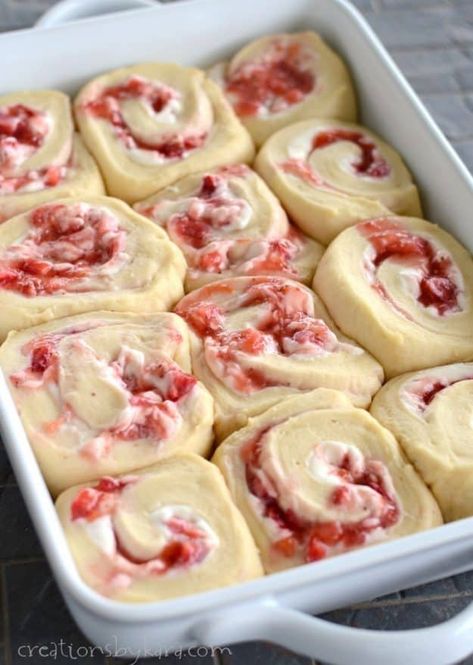 Strawberry Cream Cheese Rolls, Strawberry Rolls, Strawberry Cinnamon Rolls, Sweet Roll Recipe, Cheese Rolls, Cream Cheese Rolls, Breakfast Rolls, Cup Of Milk, Breakfast Sweets