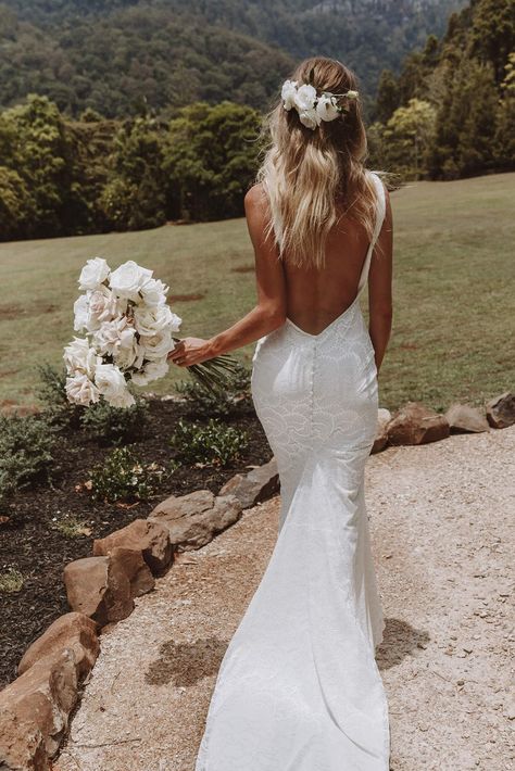 Wedding Dresses Mermaid Low Back, Hot Wedding Dress Open Backs, Open Back Slim Wedding Dress, Minimal Wedding Dress Open Back, Beach Wedding Dress Low Back, Slim Wedding Dress Open Backs, Open Back Tight Wedding Dress, Open Back Rustic Wedding Dress, Wedding Dresses Mermaid Open Back