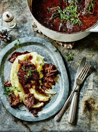 Beef cheeks in red wine - except for the evil parsnips pretending to be mashed potato Best Short Rib Recipe, Beef Cheeks Recipe, Slow Cooked Beef Cheeks, Short Ribs Recipe, Beef Cheeks, Winter Comfort Food, Brisket Recipes, Slow Cooked Beef, Beef Stew Recipe