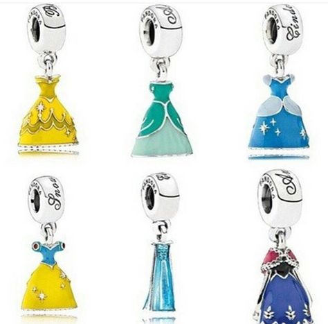 PanDoRa Belle Dress Disney, Charms Disney, Pandora Princess, Disney Bracelet, Bracelets Chain, Pandora Disney, Disney Princess Dresses, Silver Bangle Bracelets, Pandora Bracelets