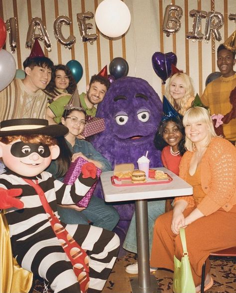 Wedding Late Night Snacks, Riley Aesthetic, Old Animatronics, Retro Room Ideas, Mcdonalds Food, Preppy 80s, Grimace Shake, Edge Of The Universe, Cafe Idea