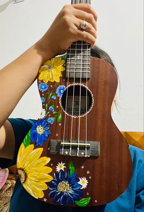 Ukulele Painting, Band Aesthetic, Guitar Painting, Canvas Ideas, Diy Creative Crafts, Diy Creative, Rock Band, Creative Crafts, Ukulele