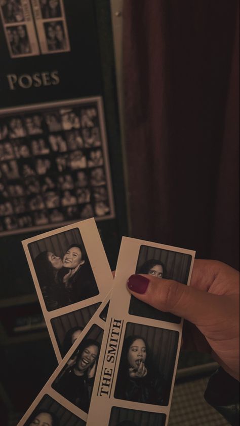 #photobooth #nyc #vintagephotobooth #nightvibes #photostrip #vintagepics #vintagephotos #bestfriends #blackandwhite Photostrip Aesthetic, Tea Vibes, Photobooth Pics, Strategy Template, Vintage Photo Booths, Nyc Girl, The Smith, Disposable Camera, Night Vibes