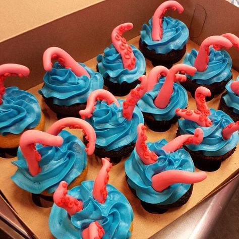 Octopus (specifically the Kraken) tentacle cupcakes by Frostings Bake Shop Kraken Cupcakes, Kraken Birthday Party, Tentacle Cake, Kraken Party, Kraken Cake, Octopus Cupcakes, Squid Cake, Octopus Cake Pops, Hotel Transylvania Cake