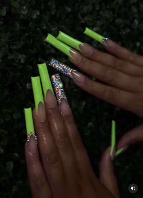 Shapes Of Acrylic Nails, Nail Suggestions, Nails Before Males, Acrylic Inspiration, Fye Nails, Ny Drill, Green Acrylic Nails, Long Acrylic Nail, Long Stiletto Nails