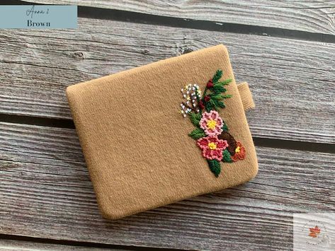 MINI PURSE Anna Handmade embroidered purse Coin purse | Etsy Cute Coin Purse, Floral Purse, Embroidery Bags, Cotton Linen Fabric, Mini Purse, Handmade Bags, Card Wallet, Linen Fabric, Purse Wallet