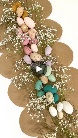 Easter Table Decorations Tablescapes, Jessie J Price Tag, Kid Activites, Egg Decor, Easter Table Runners, Easy Diy Decor, Easter Table Settings, Easter Tablescapes, Easter Projects