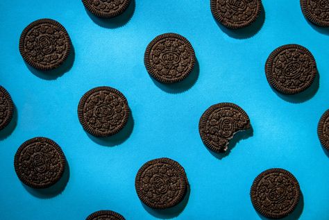 Oreo Photography Ideas, Oreo Advertising, Oreo Photography, Snake Photography, Photography Advertising, Photography Canon, Photography Food, Oreo Cookies, Studio Lighting