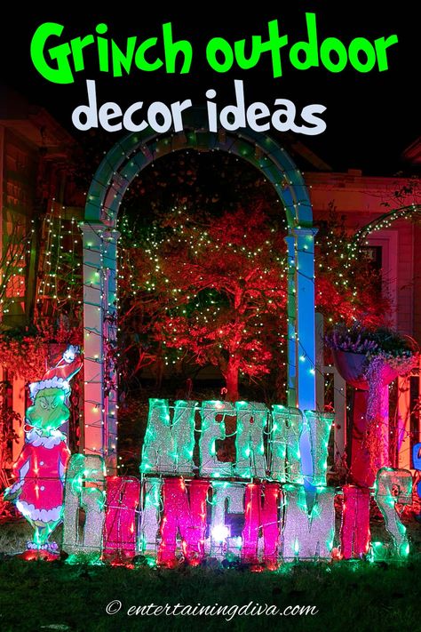 Grinch Porch Ideas, Grinch Outdoor Decor, Grinch Outdoor Christmas Decorations, Diy Grinch Christmas Decorations, Diy Grinch Decorations, Grinch Stealing Lights, Christmas Party Cocktails, Centerpieces Christmas Table, Grinch Yard Decorations