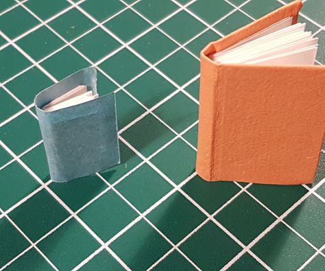 James Spyker - This is a short instructable for making simple miniature bindings. Although I've used blank paper for the text block in the models for these instructions, these... Miniature Books Diy, Books Diy, Binding Tutorial, Coloured Paper, Journal Project, Types Of Stitches, Bone Folder, Blank Paper, Cover Paper