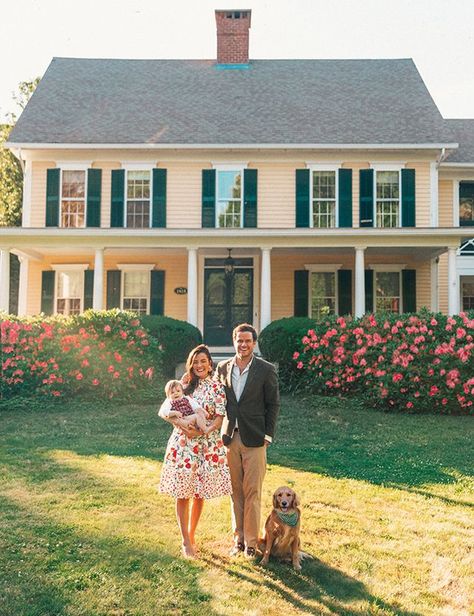 Welcome Home Preppy Family, Sarah Kjp, New England Prep, Sarah Vickers, English Garden Design, Classy Girls Wear Pearls, Home Photo Shoots, Dream Family, Wear Pearls