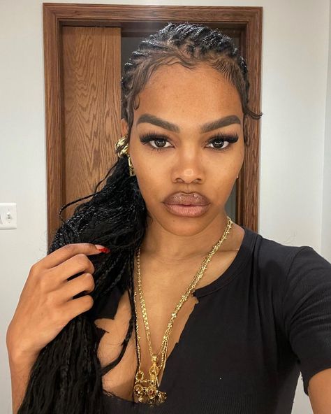 Good Lighting, Teyana Taylor, Texas Roadhouse, Feed In Braid, Girls Braids, Hair Laid, Baddie Hairstyles, Natural Makeup Looks, Black Girls Hairstyles