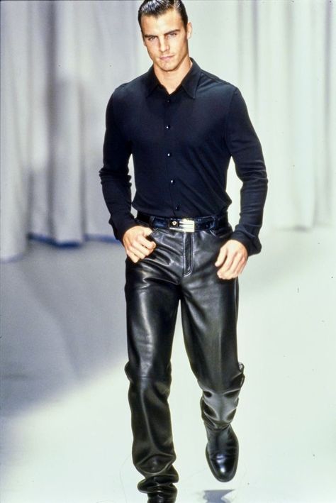 versace fw 1997 Versace Ready To Wear, Versace 90s, 90s Versace, Leather Fashion Men, Versace Runway, Tight Leather Pants, Boujee Outfits, Men Fashion Show, Archive Fashion