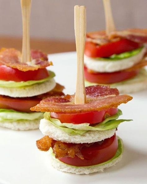 18 Tiny Finger Foods You Can Serve on a Toothpick via Brit + Co Tea Sandwich, Tea Party Sandwiches, Tea Sandwiches Recipes, 60th Bday, Party Zone, Party Sandwiches, Kids Meal, Barn Parties, Finger Foods Easy