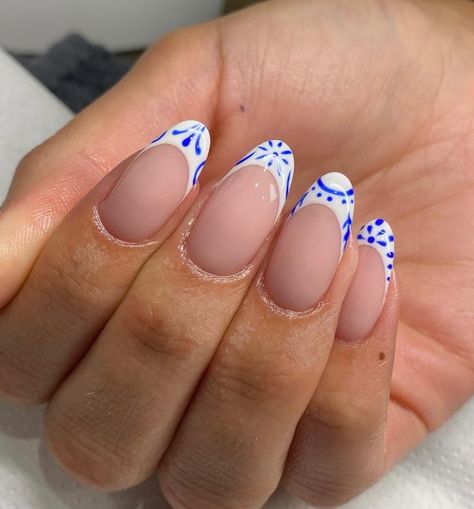 Bringing Greek island vibes right to your fingertips. 🇬🇷✨ Featuring gel shades: Ammoudi Bay & Santorini Bride from our Santorini collection, HEMA-free & crafted in European 📷: @emily.maybeauty #wandergel #nails #greeknails #nailart #ammoudibay #hemafree #gelpolish #summernails #nailinspo Europe Nails Travel Summer, Greek Island Nails, Santorini Inspired Nails, Santorini Nails Design, Greek Inspired Nails, Greek Nail Art, Aug Nails, Greek Nails Designs, Santorini Nails