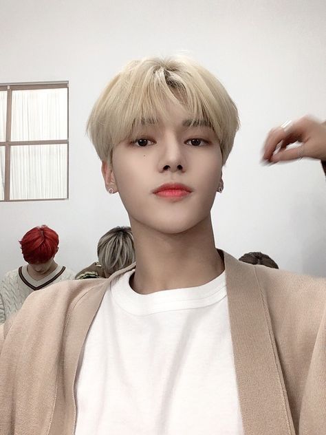 Ateez Twitter, Ateez Selca, Wooyoung Ateez, Choi Jong-ho, Kang Yeo-sang, Jeong Yun-ho, Song Min-gi, Park Seong-hwa, Boy Idols