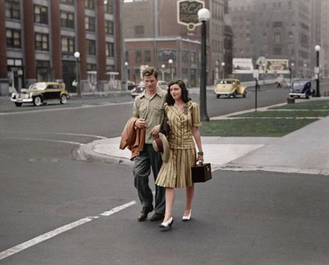 Young couple walking on Michigan Ave., Chicago, Illinois, July 1941 Hollywood Girls, Black And White Couples, Couple Walking, Colorized Photos, Vintage Couples, Black And White Photos, Mens Loungewear, Young Couple, White Photos