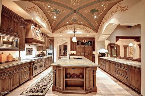 love the ceiling effects Mediterranean Kitchens, Awesome Kitchens, Mediterranean Kitchen Design, Mansion Homes, Tuscan Decor, Mediterranean Luxury, Traditional Kitchens, Kitchen Updates, Kitchen Styles