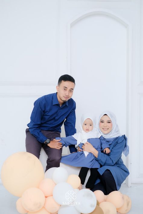 Indoor Sabagya studio 💕 Family Photo Pose, Photo Pose, Family Photo, Photo Poses, Family Photos, Blue White, Blue And White, Quick Saves, Blue