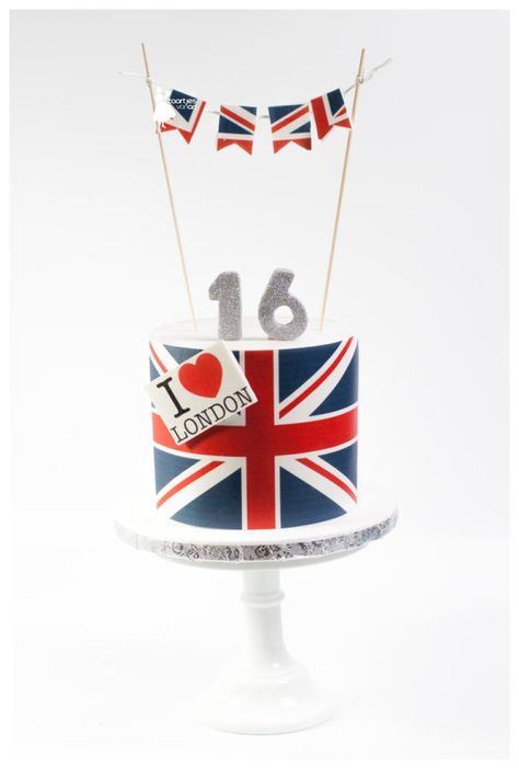 Sweet 16 London lover - Cake by Taartjes van An (Anneke)                                                                                                                                                     More London Theme Parties, Union Jack Cake, Jubilee Cake, British Cake, Bakery Chocolate Chip Cookies, Cake Designs For Girl, British Party, Cookie Recipes Decorating, Royal Tea Parties