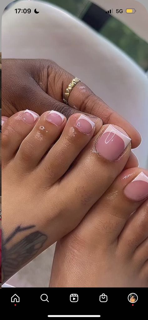 French Toe Nails, White Nail Ideas, Pink Toe Nails, Feet Nail Design, Gel Toe Nails, Acrylic Toes, Acrylic Toe Nails, Romantic Nails, Cute Toe Nails