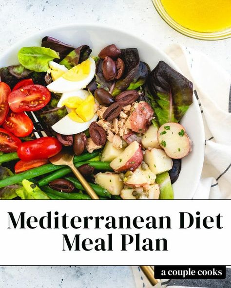 Here's a monthly Mediterranean diet meal plan! It's got lots of recipes and inspiration, planning ideas, and a meal planning calendar download. Mediterranean Diet Menu, Easy Chickpea Curry, Meal Planning Calendar, Mediterranean Grilled Chicken, Mediterranean Diet Meal Plan, Mediterranean Diet Plan, Monthly Meal Planning, Planning Calendar, Couple Cooking