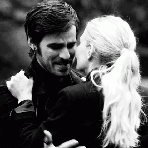 Kiss Hook GIF - Kiss Hook Swan - Discover & Share GIFs Ouat Family Tree, Captain Swan Kiss, Ouat Season 7, Ouat Hook, Ouat Snow White, Ouat Characters, Adult Ballet Class, Ouat Funny, Ouat Cast